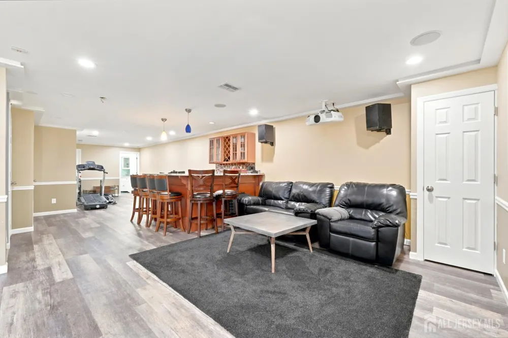 23 Morris Lane Cranbury, NJ 08512