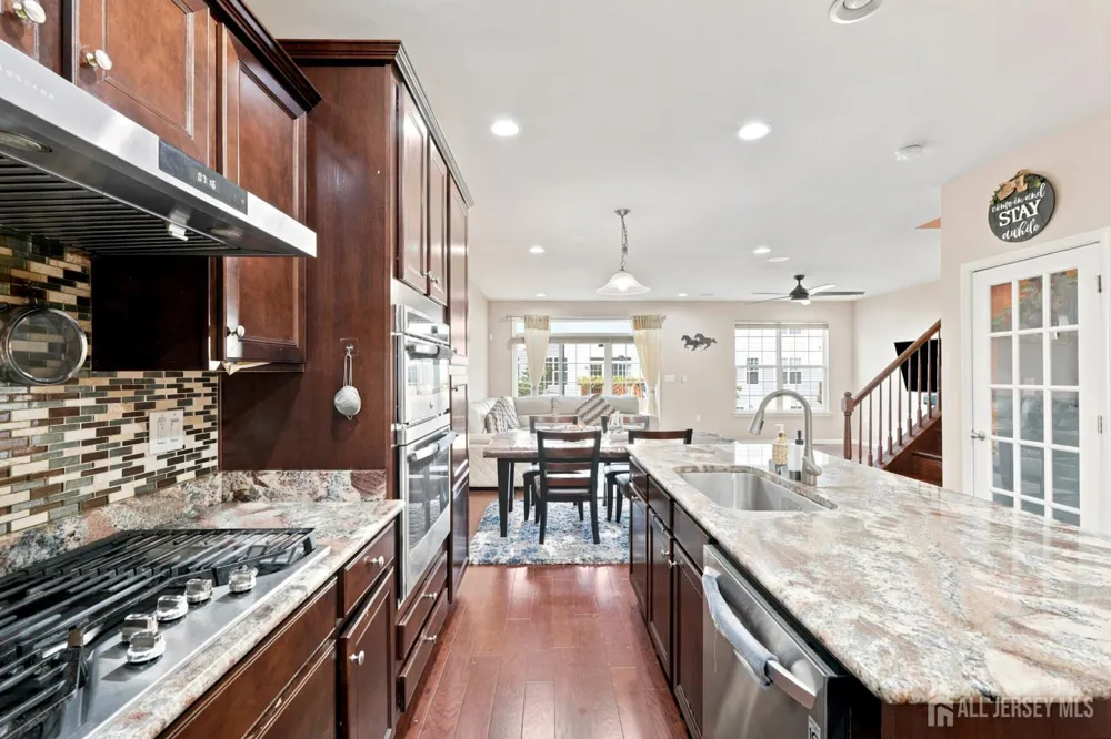 23 Morris Lane Cranbury, NJ 08512