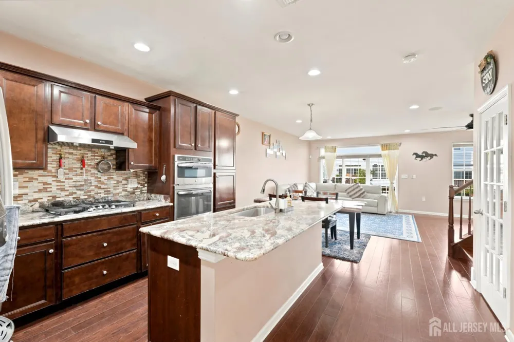 23 Morris Lane Cranbury, NJ 08512