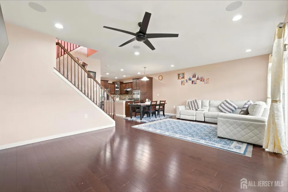 23 Morris Lane Cranbury, NJ 08512