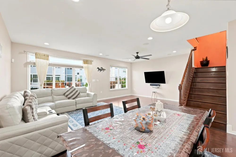 23 Morris Lane Cranbury, NJ 08512
