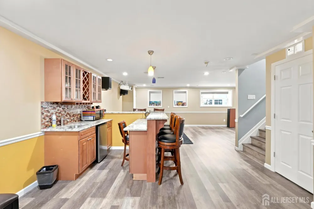 23 Morris Lane Cranbury, NJ 08512
