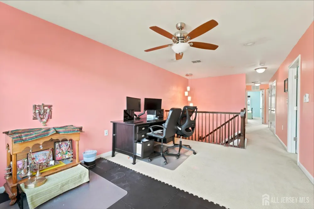 23 Morris Lane Cranbury, NJ 08512