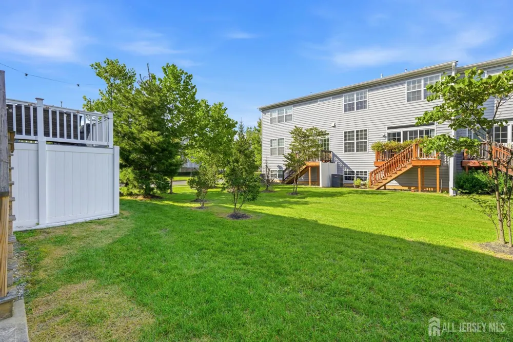 23 Morris Lane Cranbury, NJ 08512
