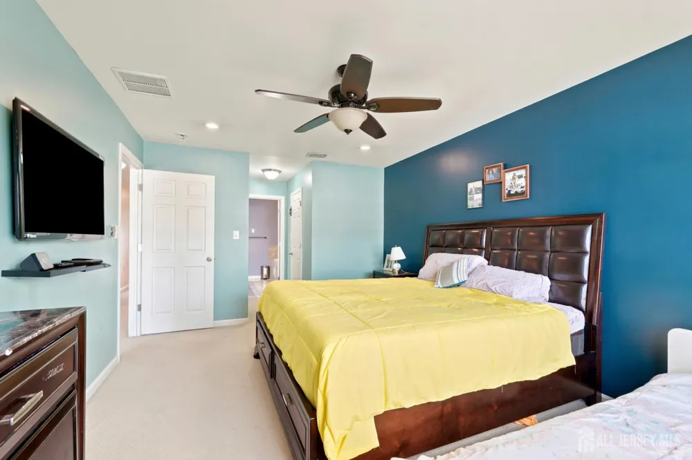 23 Morris Lane Cranbury, NJ 08512