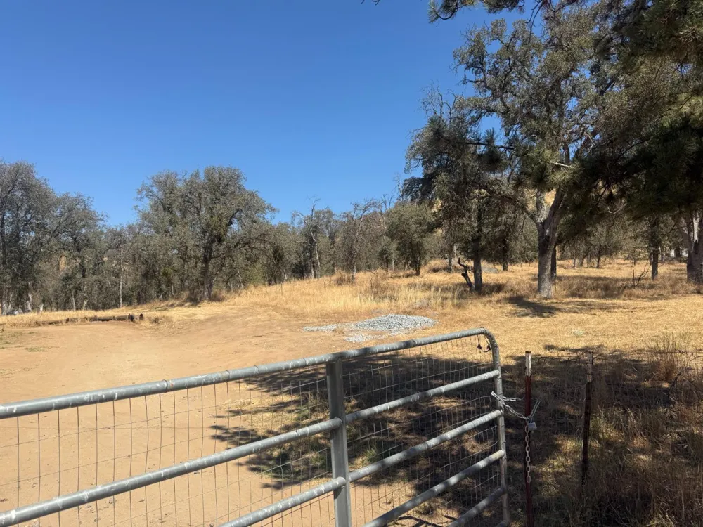 35635 Sage Lane Yokuts Valley, CA 93675