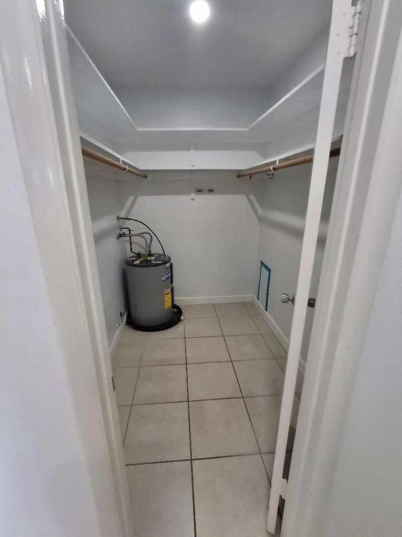 1250 E SAMPLE ROAD #303 Pompano Beach, FL 33064