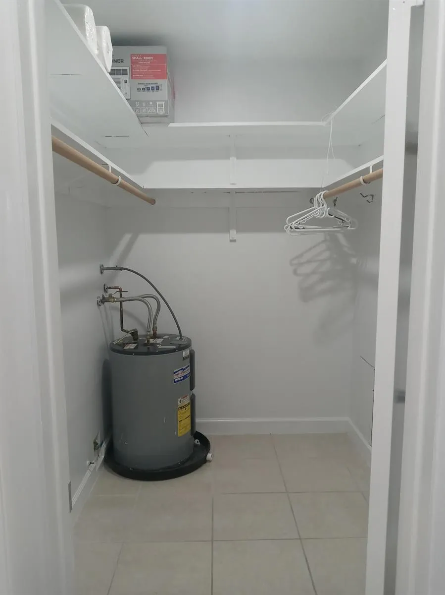 1250 E SAMPLE ROAD #303 Pompano Beach, FL 33064
