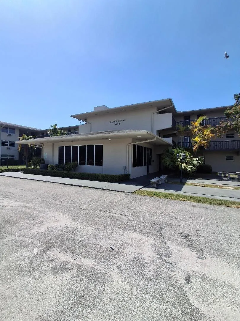 1250 E SAMPLE ROAD #303 Pompano Beach, FL 33064