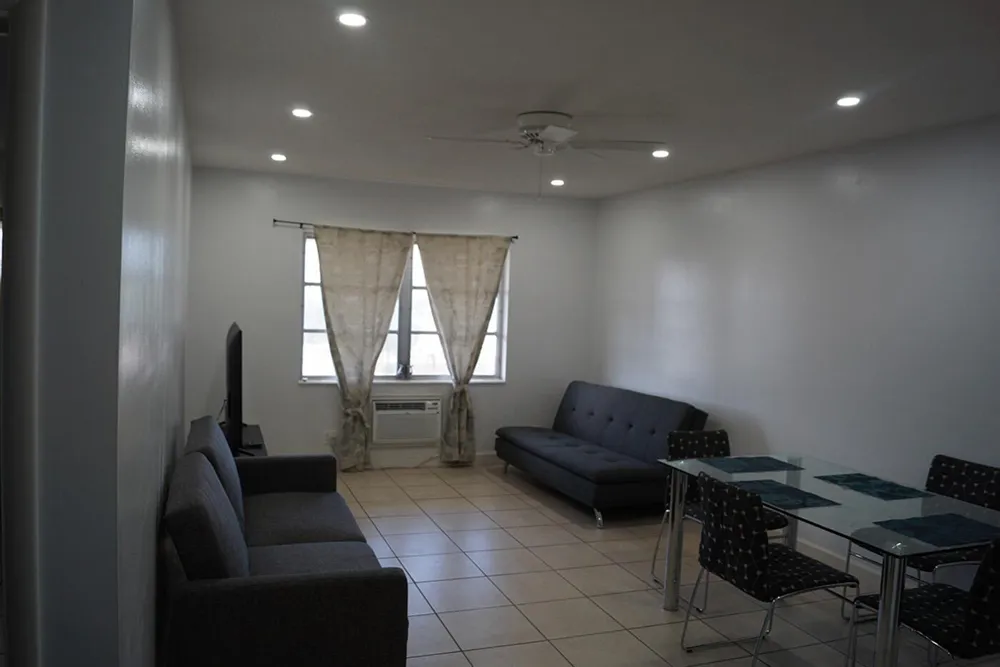 1250 E SAMPLE ROAD #303 Pompano Beach, FL 33064