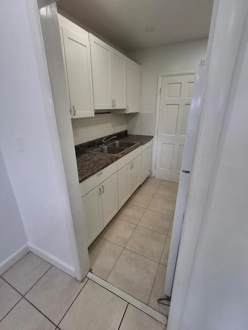 1250 E SAMPLE ROAD #303 Pompano Beach, FL 33064