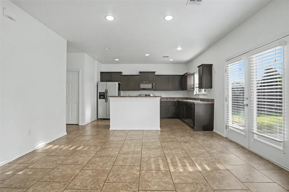 14815 S Lakewood Avenue Bixby, OK 74008