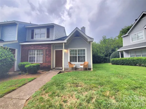 3840 Mosscroft Lane
