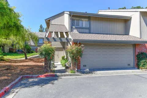 3007 Loma Court