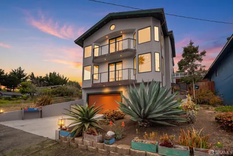 310 Valencia Avenue