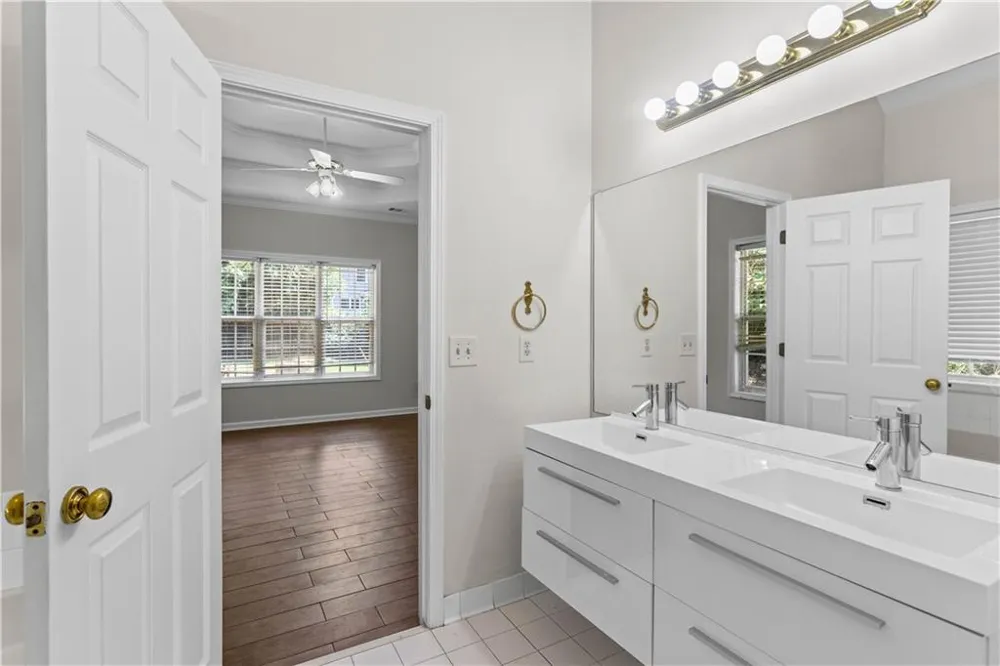 965 Dogwood Park Drive Lawrenceville, GA 30046