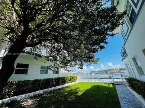 950 Bay Dr #6
