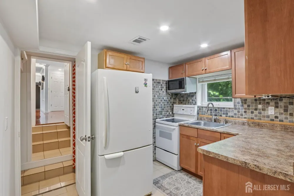 15 Douglas Avenue Hamilton, NJ 08619
