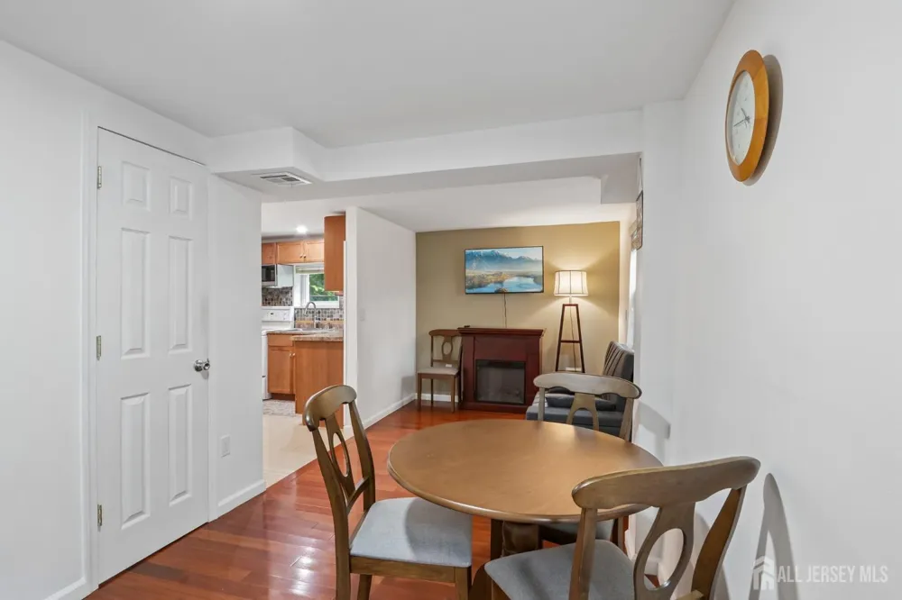 15 Douglas Avenue Hamilton, NJ 08619