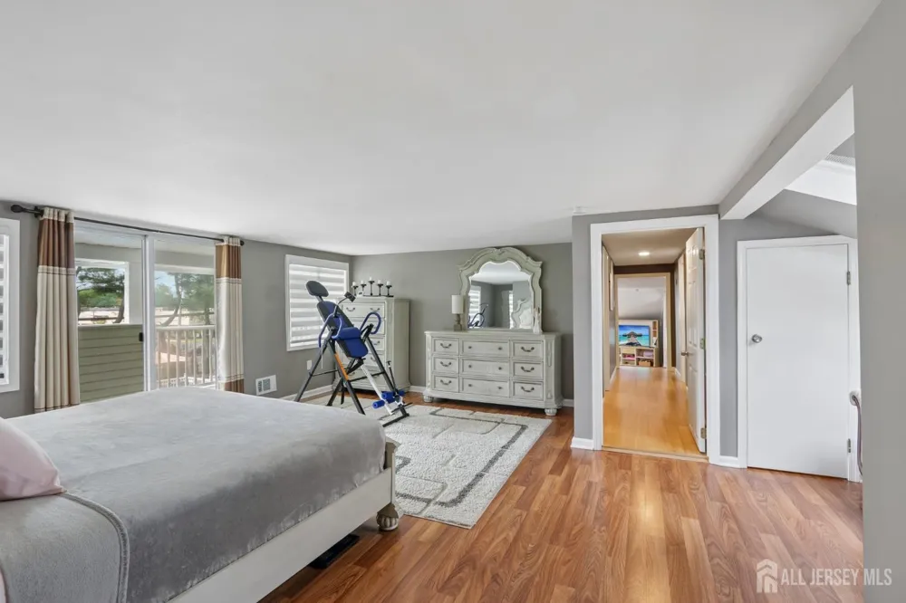 15 Douglas Avenue Hamilton, NJ 08619