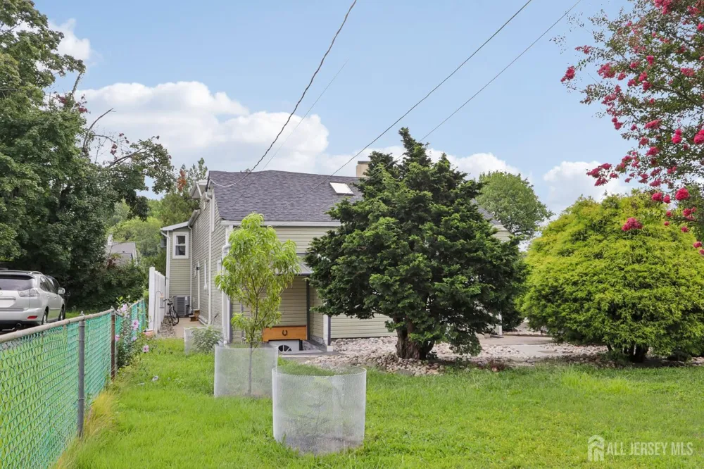 15 Douglas Avenue Hamilton, NJ 08619