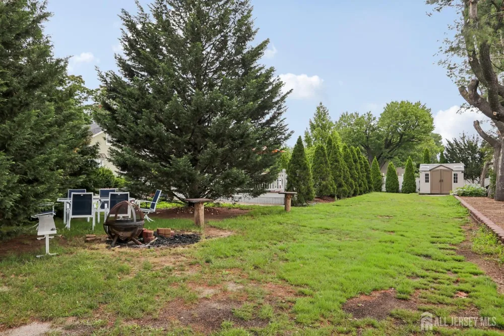 15 Douglas Avenue Hamilton, NJ 08619