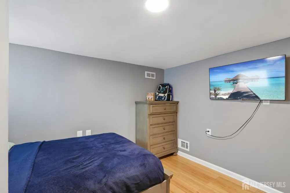15 Douglas Avenue Hamilton, NJ 08619