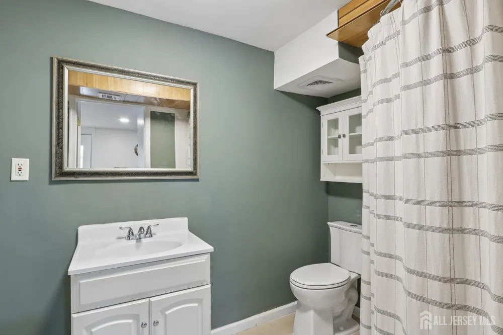 15 Douglas Avenue Hamilton, NJ 08619