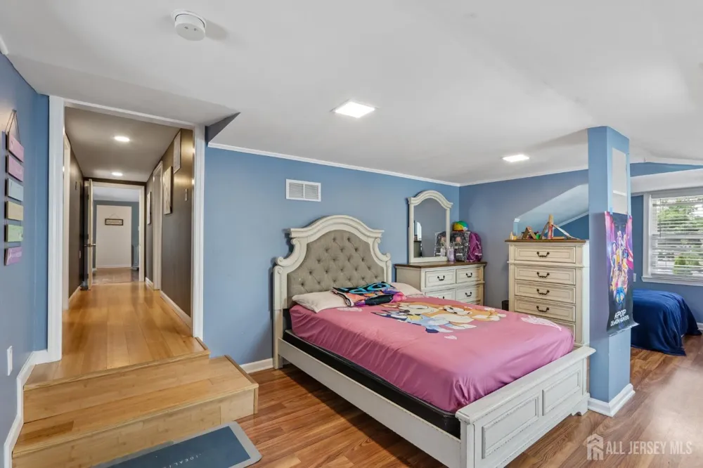 15 Douglas Avenue Hamilton, NJ 08619