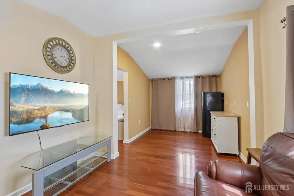 15 Douglas Avenue Hamilton, NJ 08619