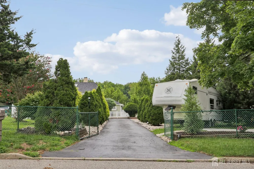 15 Douglas Avenue Hamilton, NJ 08619