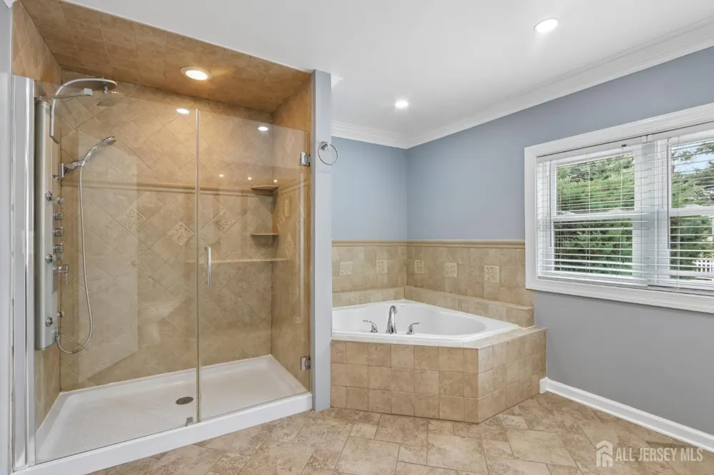 15 Douglas Avenue Hamilton, NJ 08619