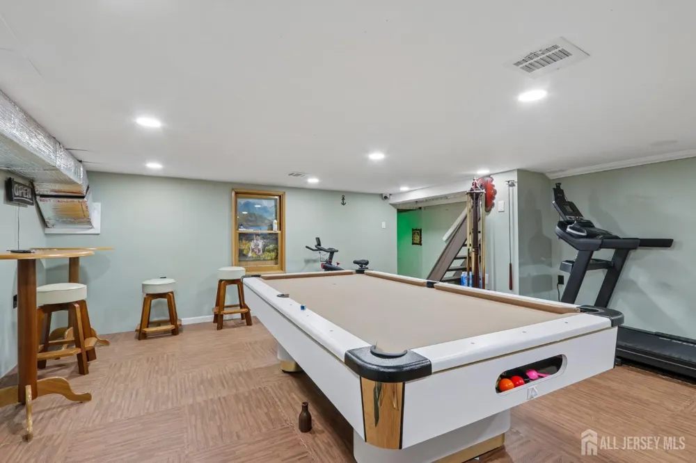 15 Douglas Avenue Hamilton, NJ 08619