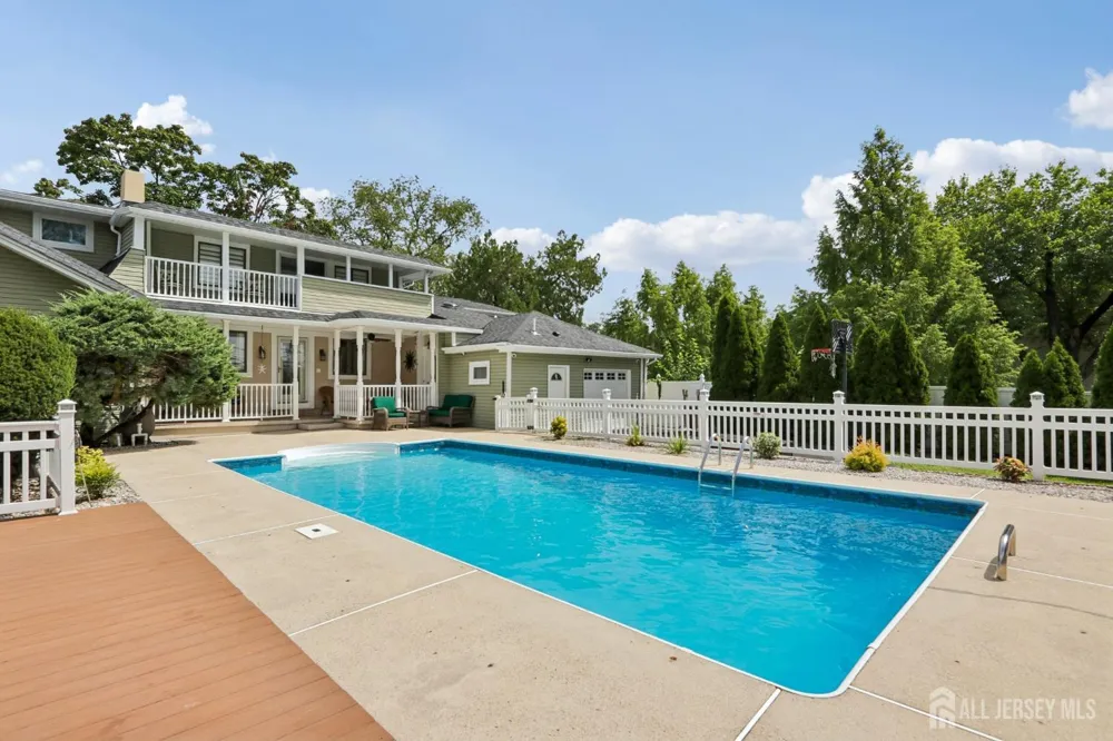 15 Douglas Avenue Hamilton, NJ 08619