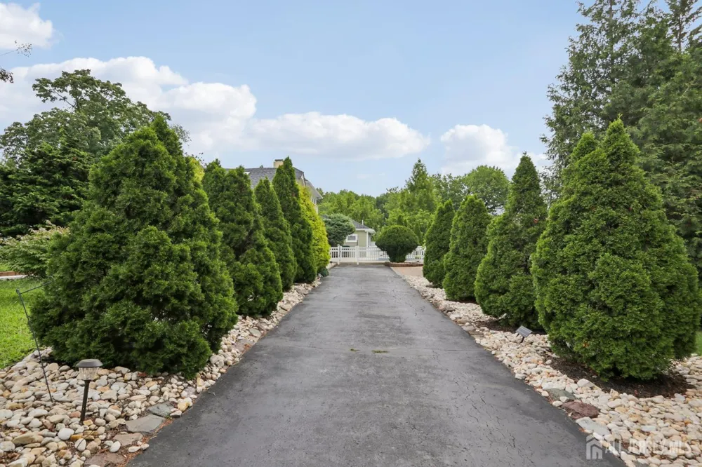 15 Douglas Avenue Hamilton, NJ 08619