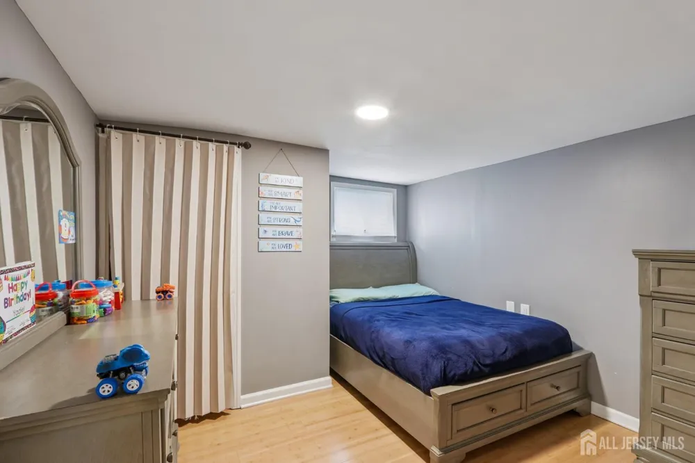 15 Douglas Avenue Hamilton, NJ 08619