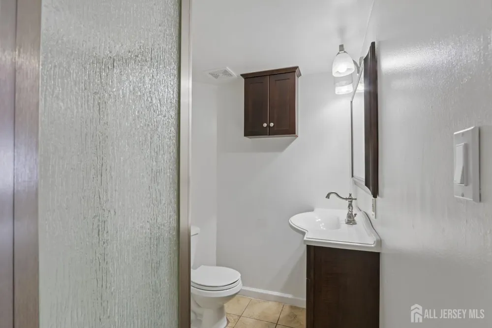 15 Douglas Avenue Hamilton, NJ 08619