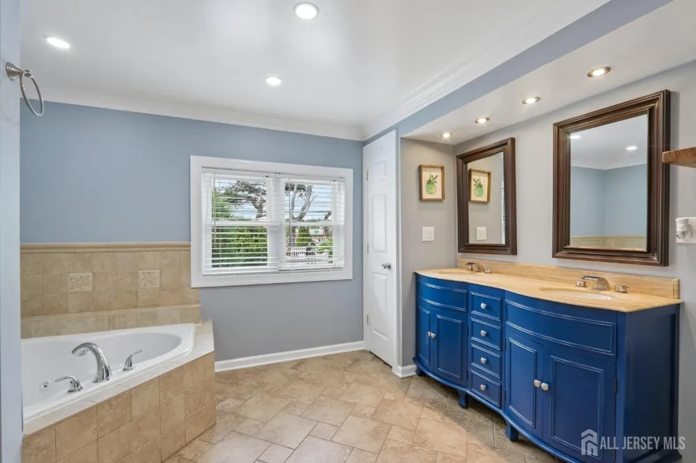 15 Douglas Avenue Hamilton, NJ 08619