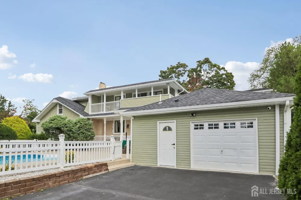 15 Douglas Avenue Hamilton, NJ 08619