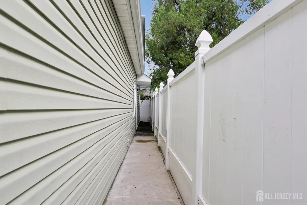 15 Douglas Avenue Hamilton, NJ 08619