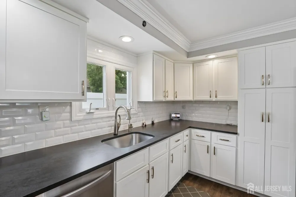 15 Douglas Avenue Hamilton, NJ 08619