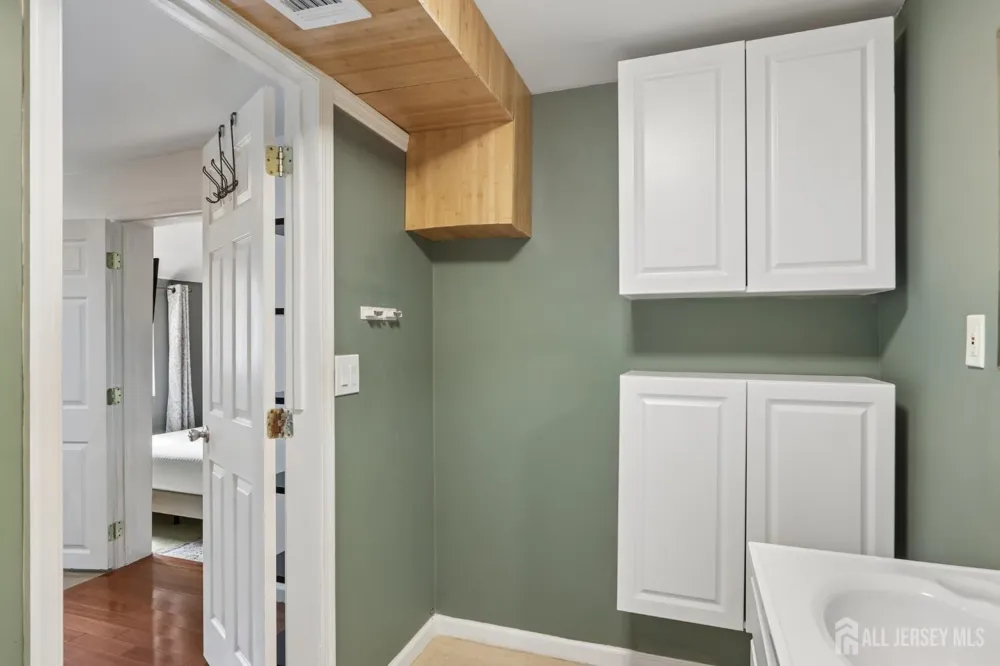 15 Douglas Avenue Hamilton, NJ 08619