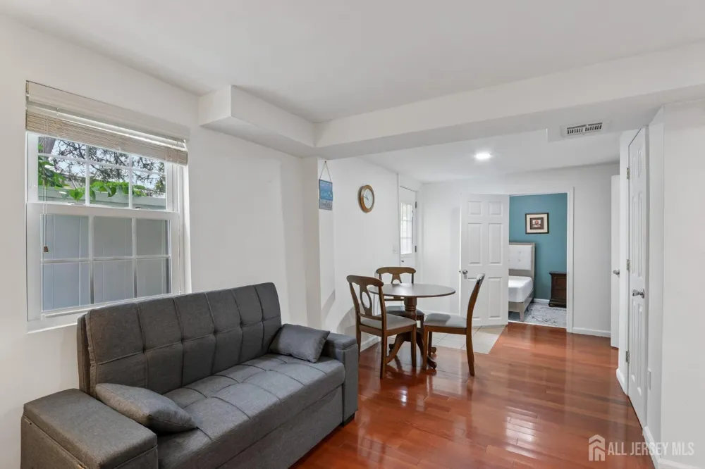 15 Douglas Avenue Hamilton, NJ 08619