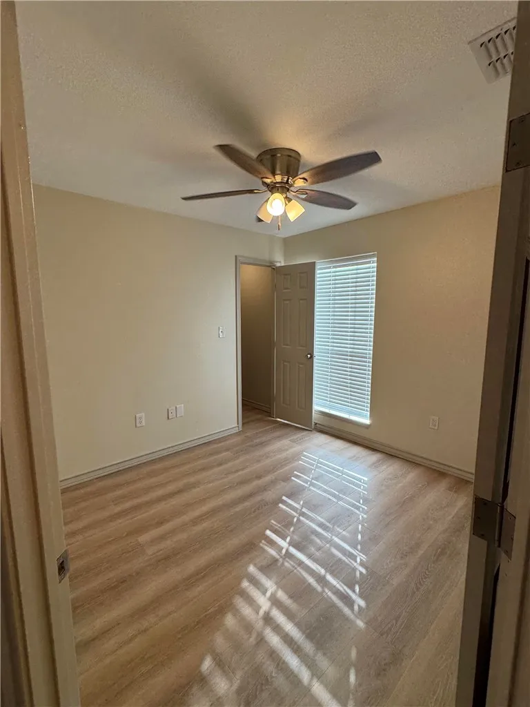 100 Moss Odem, TX 78370