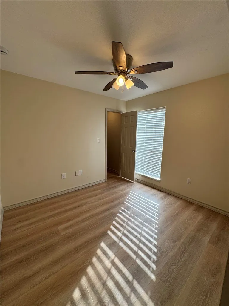 100 Moss Odem, TX 78370