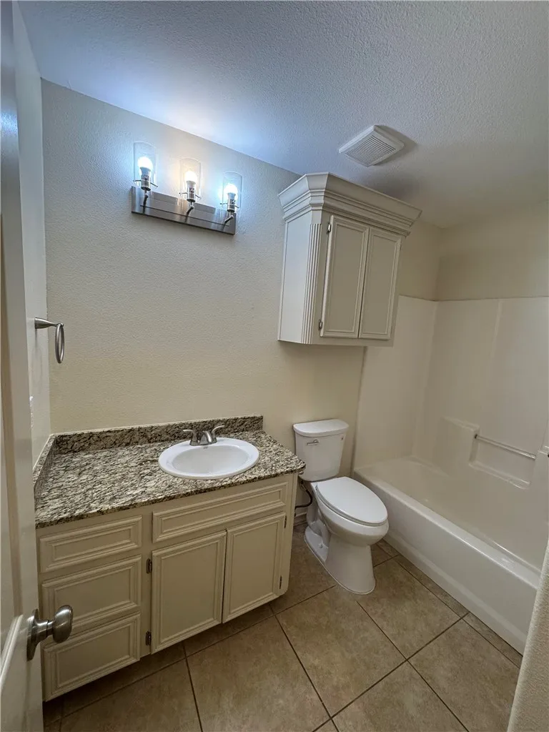 100 Moss Odem, TX 78370