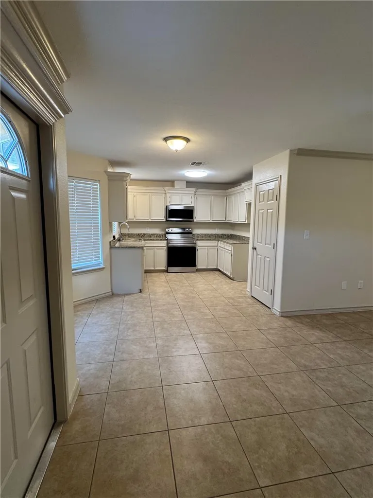 100 Moss Odem, TX 78370