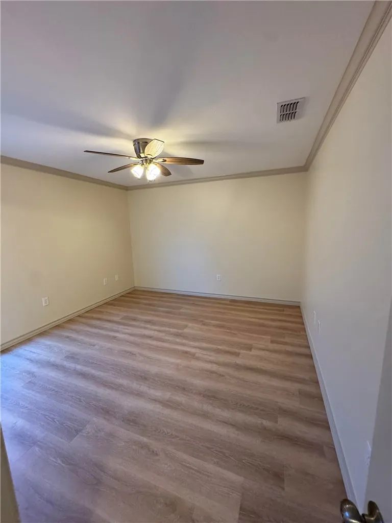 100 Moss Odem, TX 78370