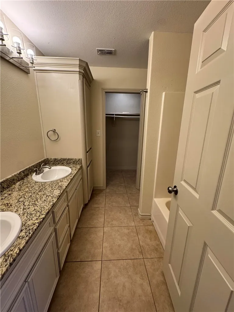 100 Moss Odem, TX 78370