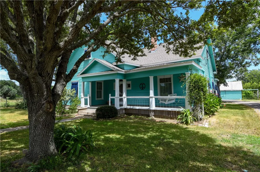 143 Austwell Rd Tivoli, TX 77990
